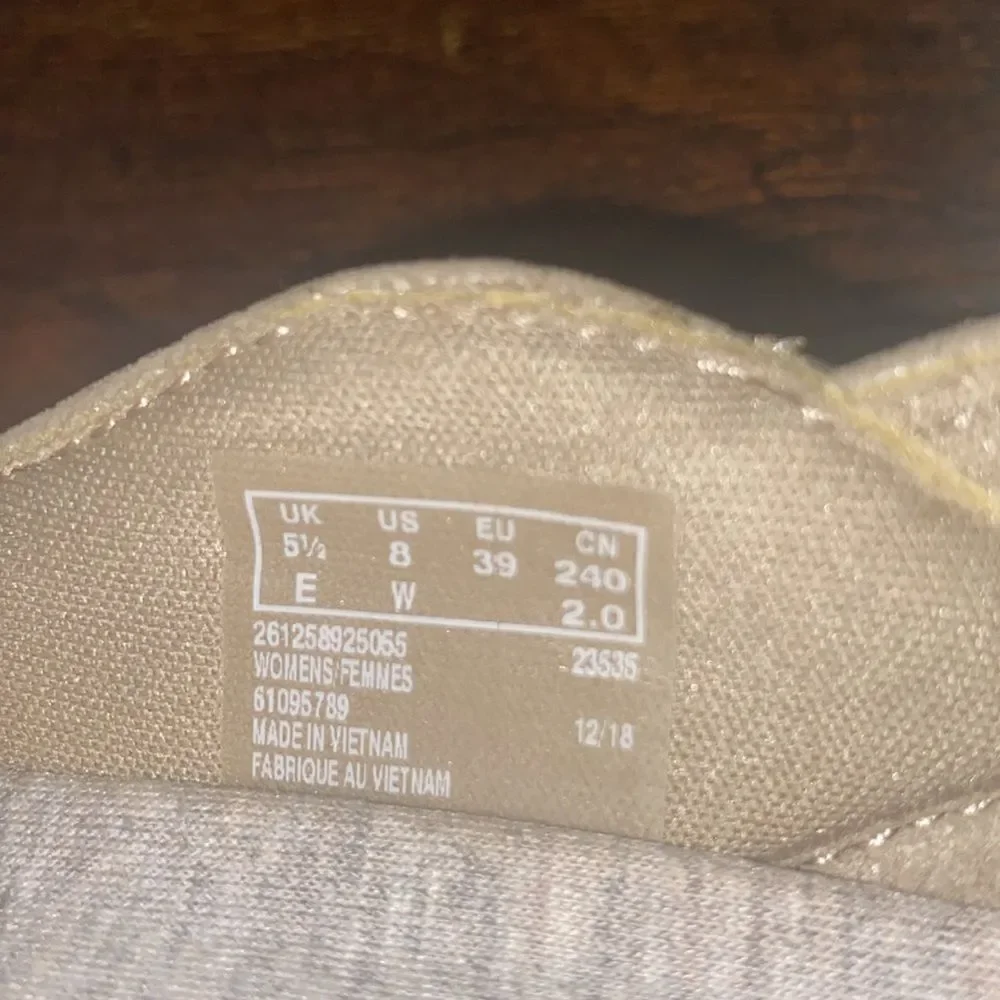 Cloudsteppers by Clark’s Slip On Sand Beige Sneakers Sandal Shoes Wm’s Size 8